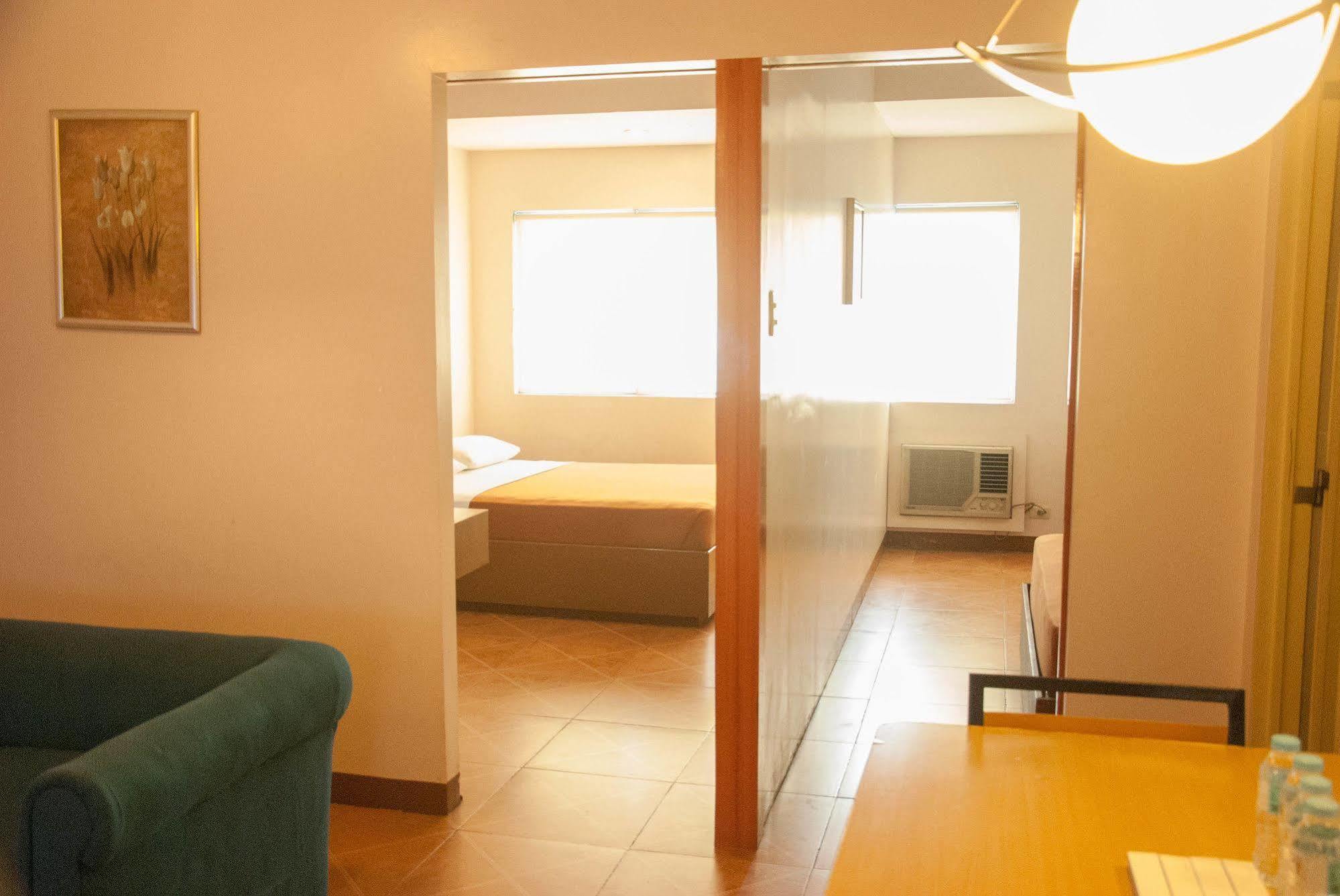 Zen Rooms Basic La Paz Makati City Екстер'єр фото