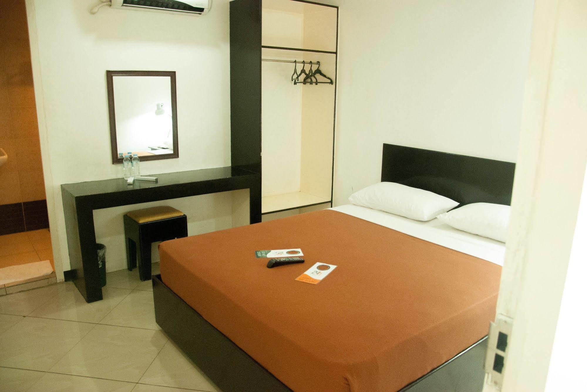Zen Rooms Basic La Paz Makati City Екстер'єр фото