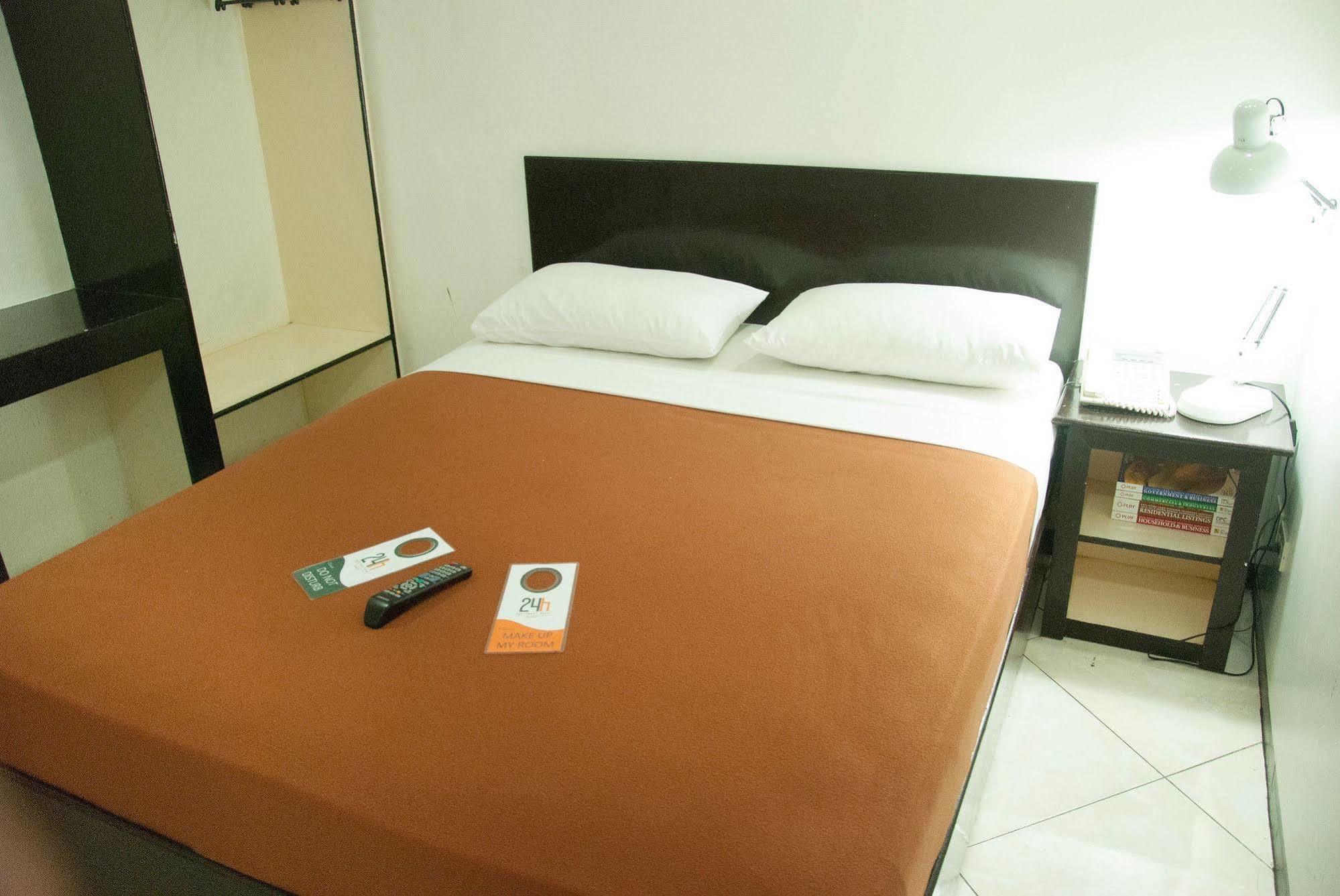 Zen Rooms Basic La Paz Makati City Екстер'єр фото